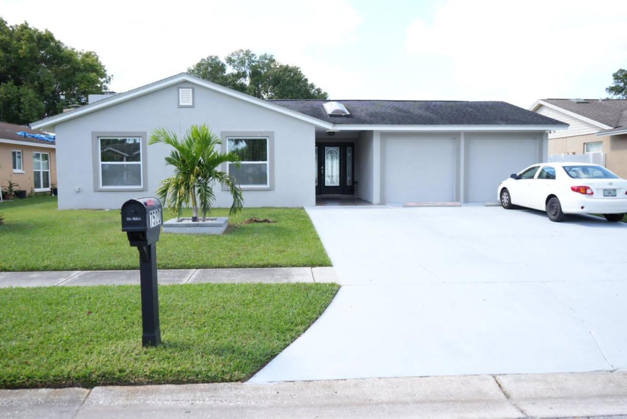 Hosting 1 Tampa Exterior foto