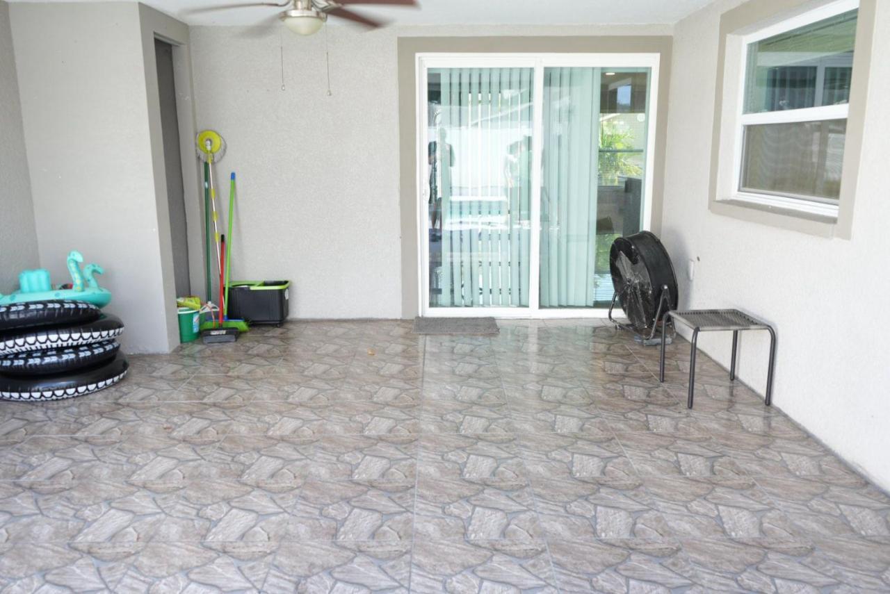 Hosting 1 Tampa Exterior foto
